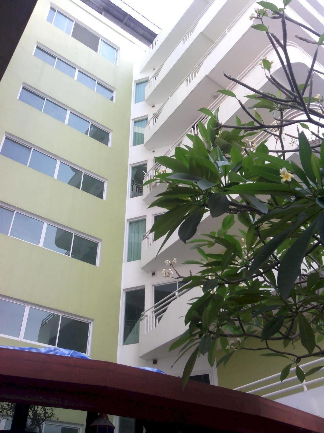 Daisy Residence Jomtien Beach Exteriör bild