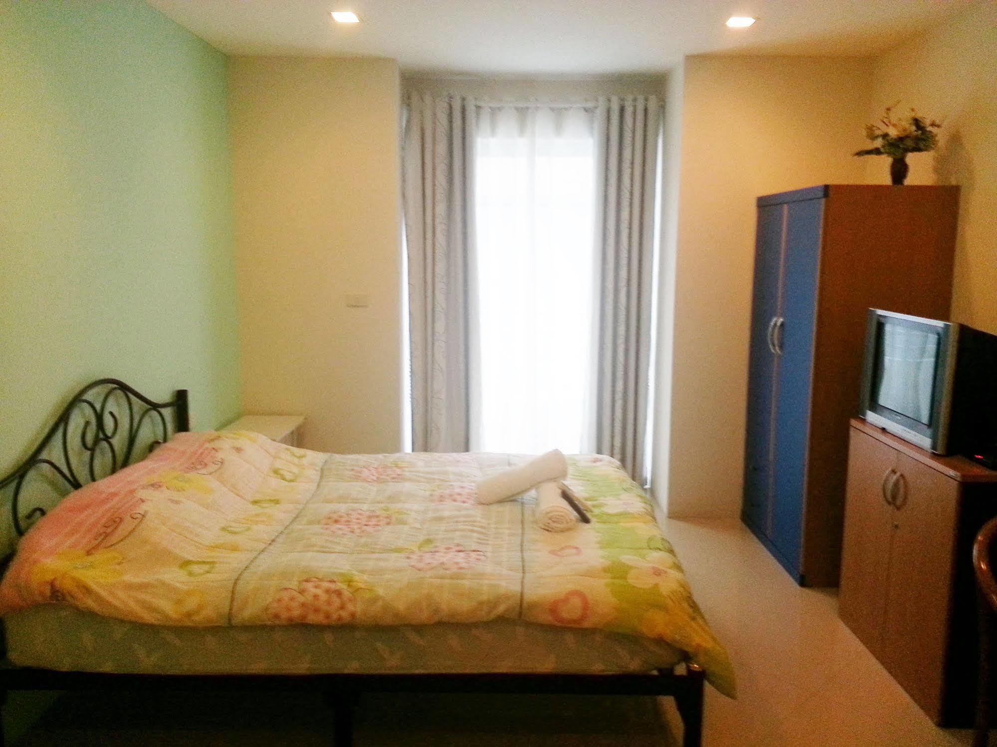 Daisy Residence Jomtien Beach Exteriör bild