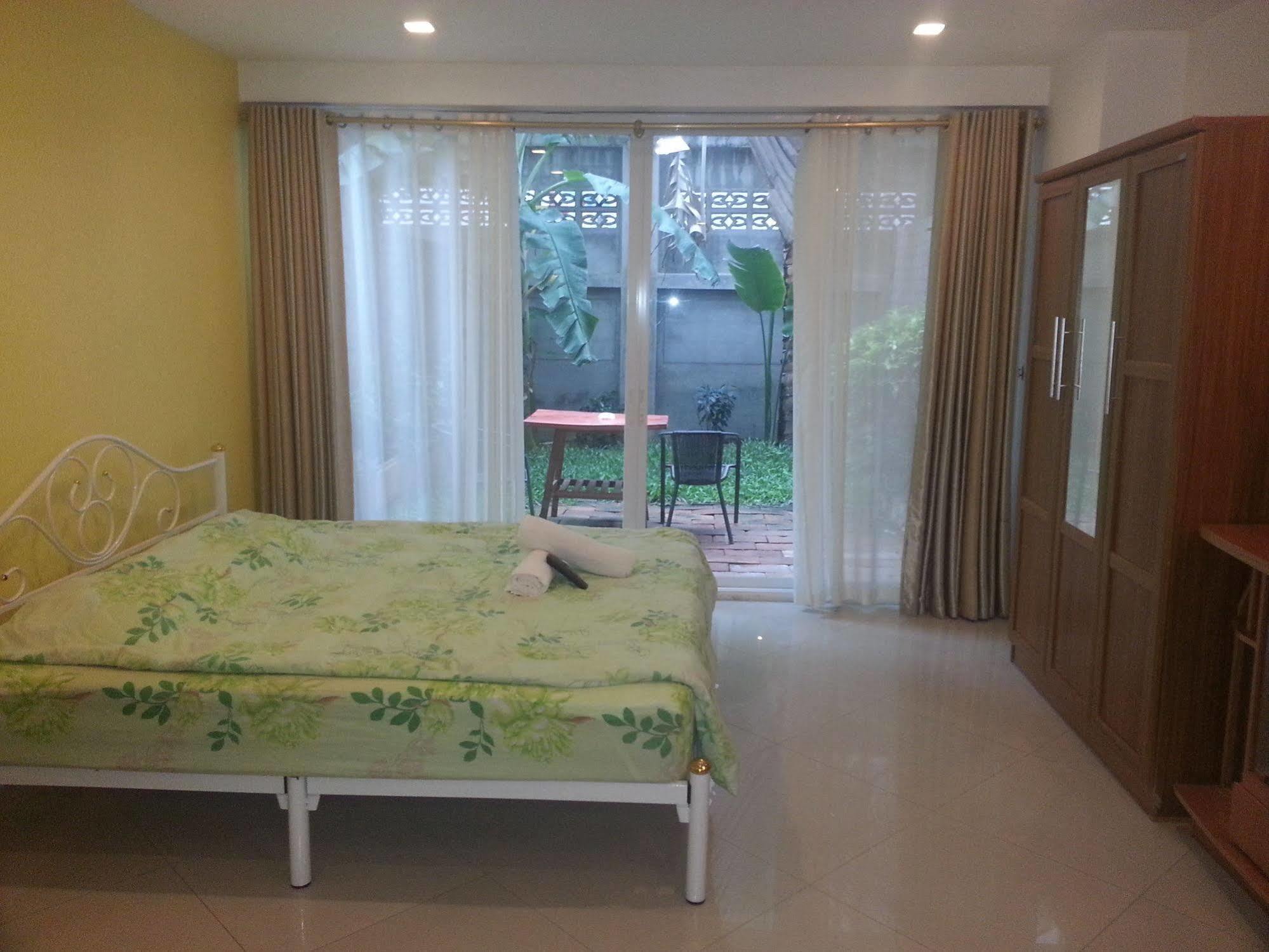 Daisy Residence Jomtien Beach Exteriör bild
